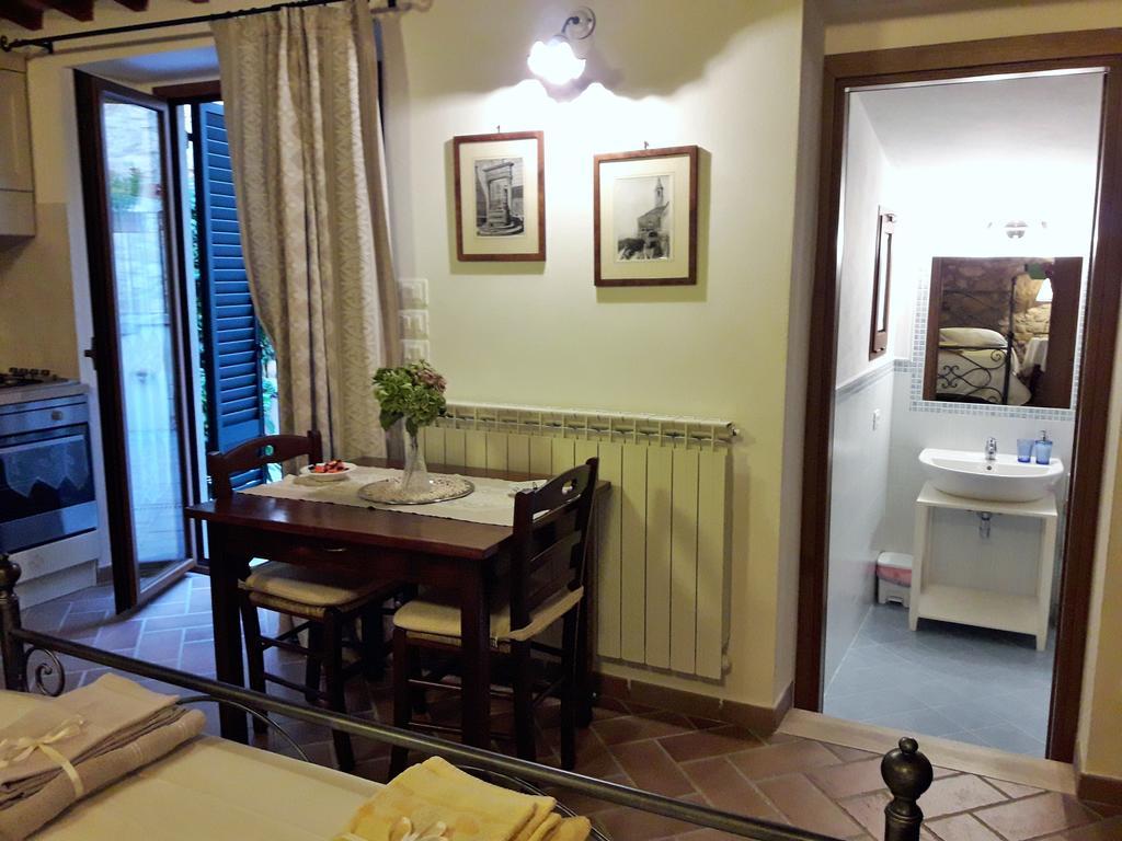 La Corte Antica Apartment *